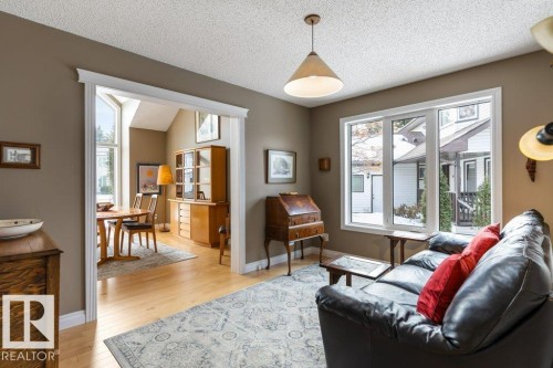 3 Pearson Place, St. Albert, AB - Indoor Photo Showing Living Room