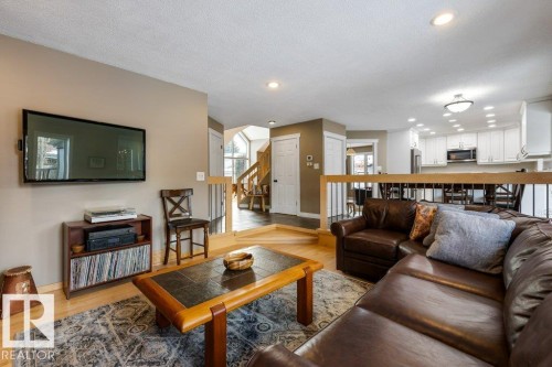 3 Pearson Place, St. Albert, AB - Indoor Photo Showing Living Room