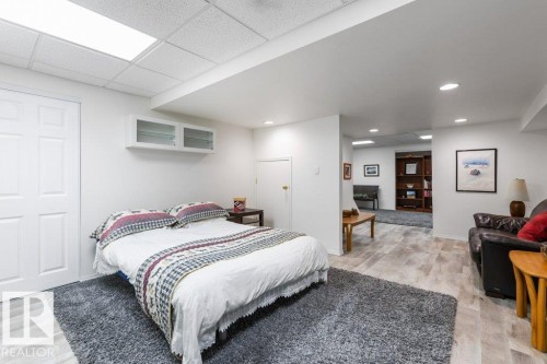3 Pearson Place, St. Albert, AB - Indoor Photo Showing Bedroom