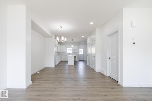 1535 211 Street, Edmonton, AB - Indoor