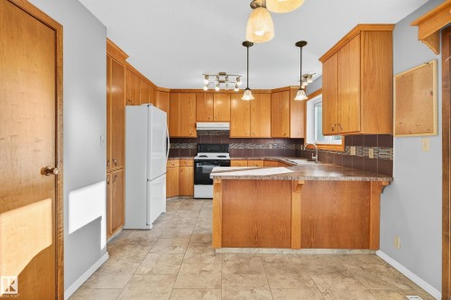 3917 43 Avenue, Leduc, AB - Indoor Photo Showing Kitchen