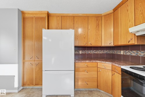3917 43 Avenue, Leduc, AB - Indoor Photo Showing Kitchen