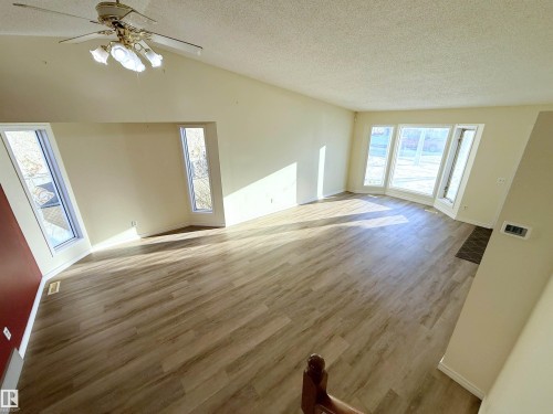 129 A St. Andrews Drive, Stony Plain, AB - Indoor Photo Showing Other Room