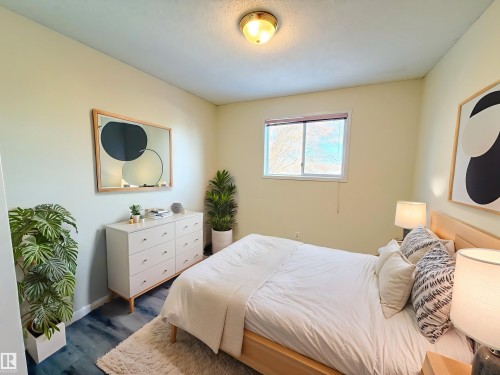 129 A St. Andrews Drive, Stony Plain, AB - Indoor Photo Showing Bedroom