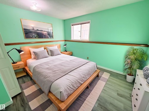 129 A St. Andrews Drive, Stony Plain, AB - Indoor Photo Showing Bedroom