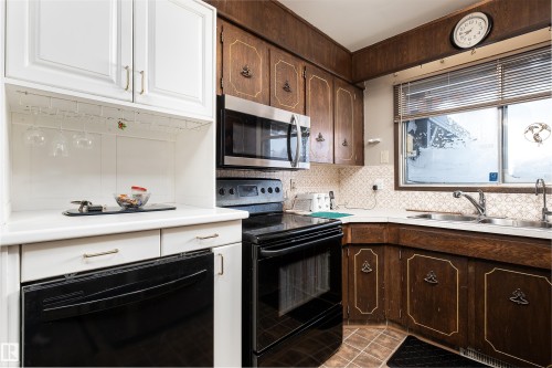 3424 65 Street, Edmonton, AB - Indoor Photo Showing Kitchen With Double Sink