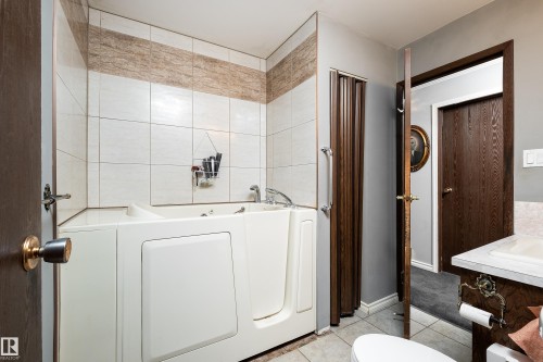 3424 65 Street, Edmonton, AB - Indoor Photo Showing Other Room