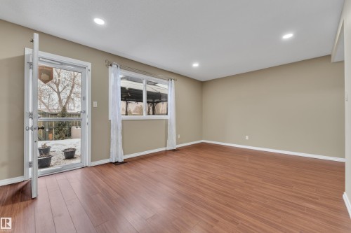 896 Abbottsfield Road Nw, Edmonton, AB - Indoor Photo Showing Other Room