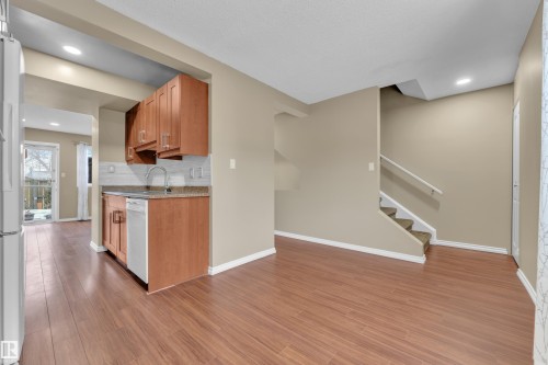 896 Abbottsfield Road Nw, Edmonton, AB - Indoor