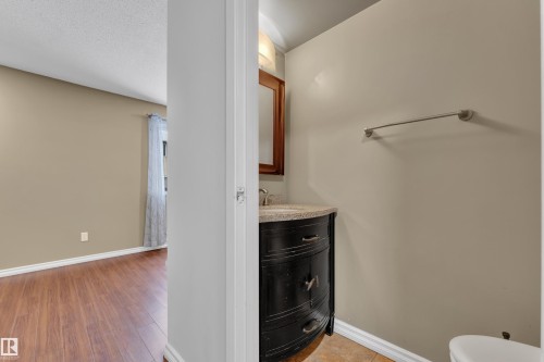 896 Abbottsfield Road Nw, Edmonton, AB - Indoor Photo Showing Other Room