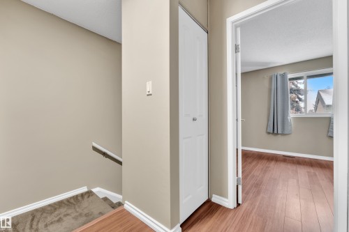896 Abbottsfield Road Nw, Edmonton, AB - Indoor Photo Showing Other Room