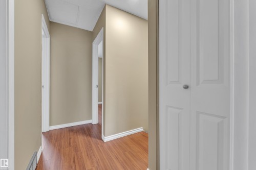 896 Abbottsfield Road Nw, Edmonton, AB - Indoor Photo Showing Other Room