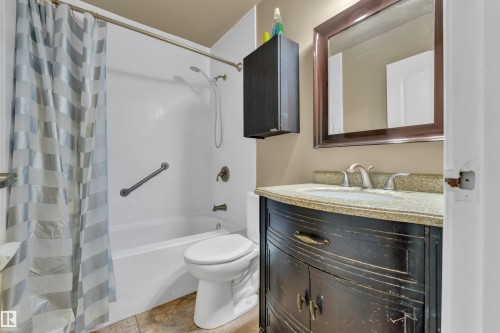 896 Abbottsfield Road Nw, Edmonton, AB - Indoor Photo Showing Bathroom