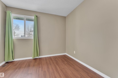 896 Abbottsfield Road Nw, Edmonton, AB - Indoor Photo Showing Other Room