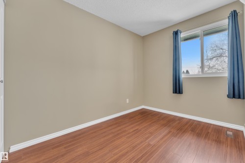 896 Abbottsfield Road Nw, Edmonton, AB - Indoor Photo Showing Other Room