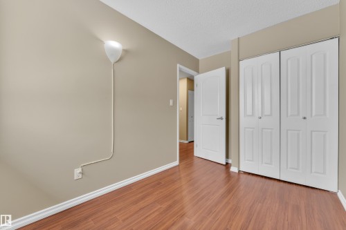 896 Abbottsfield Road Nw, Edmonton, AB - Indoor Photo Showing Other Room