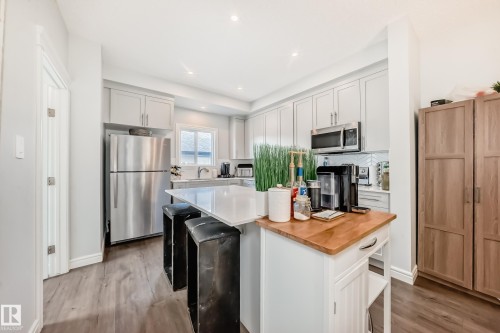 2 Southpointe Boulevard, Fort Saskatchewan, AB - Indoor Photo Showing Kitchen