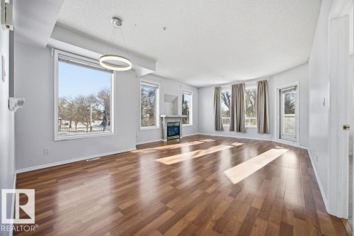 202 8108 109 Street, Edmonton, AB - Indoor