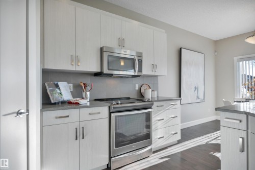 2383 Ware Crescent, Edmonton, AB - Indoor Photo Showing Kitchen With Upgraded Kitchen