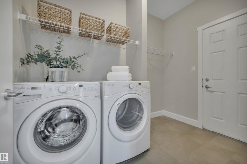 2383 Ware Crescent, Edmonton, AB - Indoor Photo Showing Laundry Room