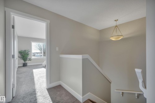 2383 Ware Crescent, Edmonton, AB - Indoor Photo Showing Other Room