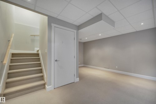 2383 Ware Crescent, Edmonton, AB - Indoor Photo Showing Other Room