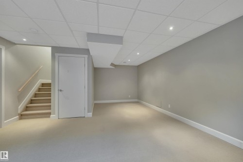 2383 Ware Crescent, Edmonton, AB - Indoor Photo Showing Other Room