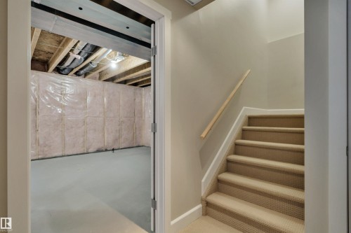 2383 Ware Crescent, Edmonton, AB - Indoor Photo Showing Other Room