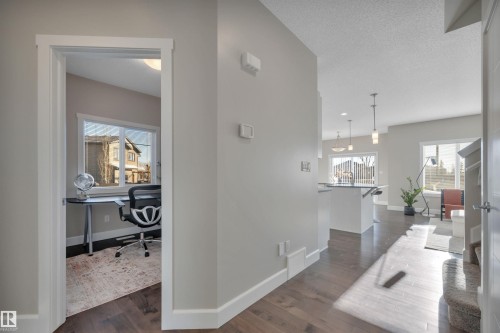 2383 Ware Crescent, Edmonton, AB - Indoor Photo Showing Other Room
