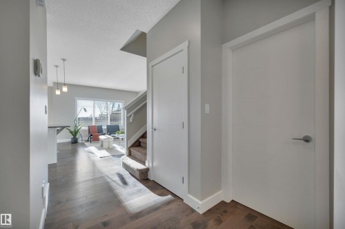 2383 Ware Crescent, Edmonton, AB - Indoor Photo Showing Other Room