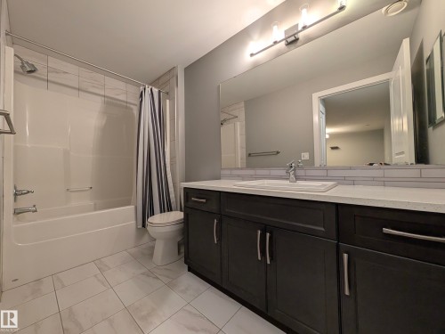 34 3090 Cameron Heights Way, Edmonton, AB - Indoor Photo Showing Bathroom