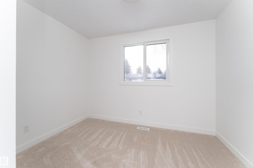 3108 142 Avenue, Edmonton, AB - Indoor Photo Showing Other Room