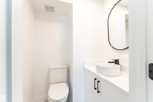 3108 142 Avenue, Edmonton, AB - Indoor Photo Showing Bathroom