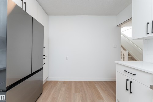 3108 142 Avenue, Edmonton, AB - Indoor Photo Showing Other Room