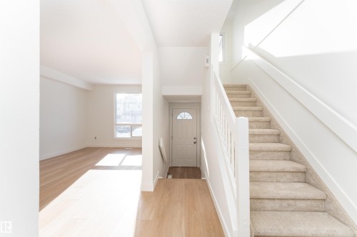 3108 142 Avenue, Edmonton, AB - Indoor Photo Showing Other Room