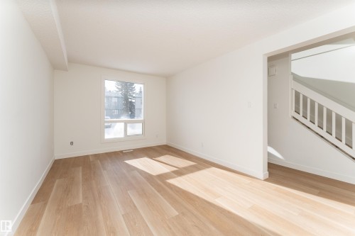 3108 142 Avenue, Edmonton, AB - Indoor Photo Showing Other Room