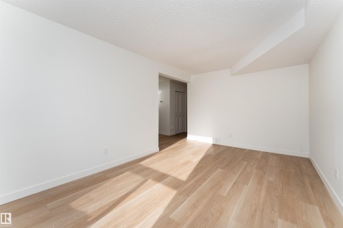 3108 142 Avenue, Edmonton, AB - Indoor Photo Showing Other Room