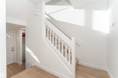 3108 142 Avenue, Edmonton, AB - Indoor Photo Showing Other Room