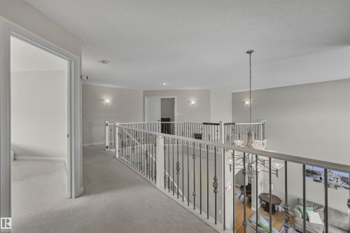 1516 Thorogood Close, Edmonton, AB - Indoor Photo Showing Other Room