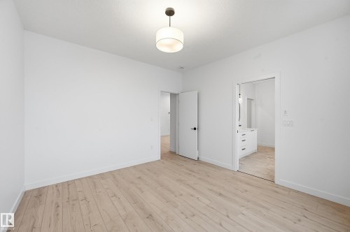 11121 51 Street, Edmonton, AB - Indoor Photo Showing Other Room