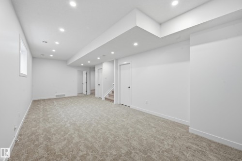 11121 51 Street, Edmonton, AB - Indoor Photo Showing Other Room