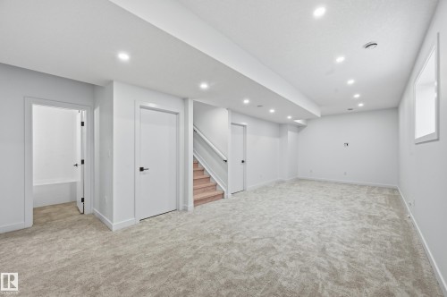 11121 51 Street, Edmonton, AB - Indoor Photo Showing Other Room
