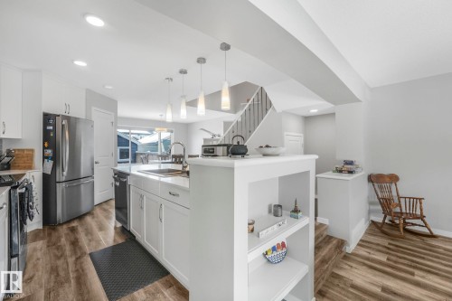 2652 Chokecherry Lane, Edmonton, AB - Indoor Photo Showing Kitchen With Upgraded Kitchen