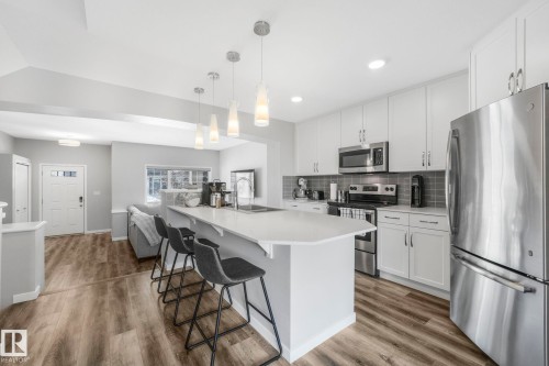 2652 Chokecherry Lane, Edmonton, AB - Indoor Photo Showing Kitchen With Upgraded Kitchen