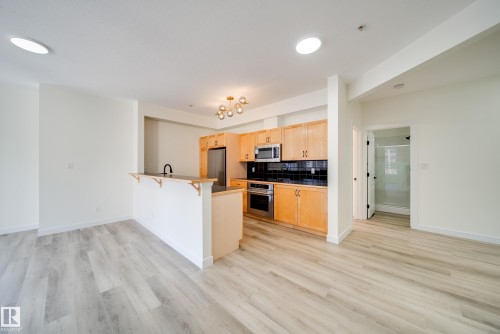 532 10023 110 Street, Edmonton, AB - Indoor Photo Showing Kitchen