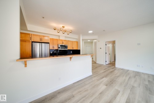 532 10023 110 Street, Edmonton, AB - Indoor Photo Showing Kitchen