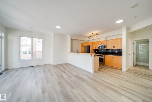 532 10023 110 Street, Edmonton, AB - Indoor Photo Showing Kitchen
