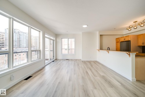 532 10023 110 Street, Edmonton, AB - Indoor Photo Showing Kitchen