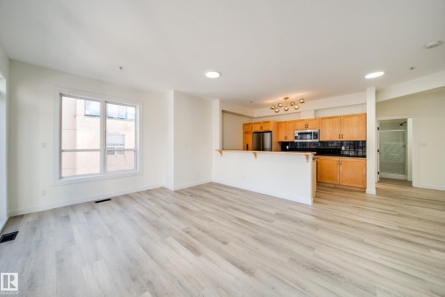 532 10023 110 Street, Edmonton, AB - Indoor Photo Showing Kitchen