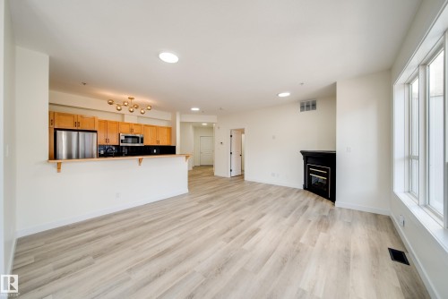 532 10023 110 Street, Edmonton, AB - Indoor Photo Showing Kitchen